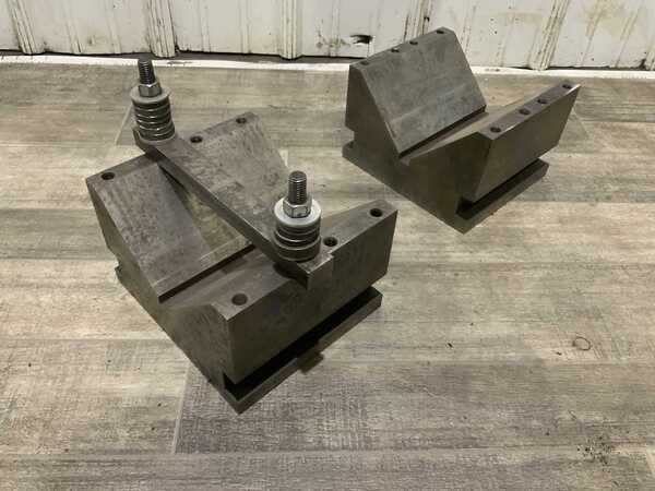 7" x 7" Pair of V-blocks