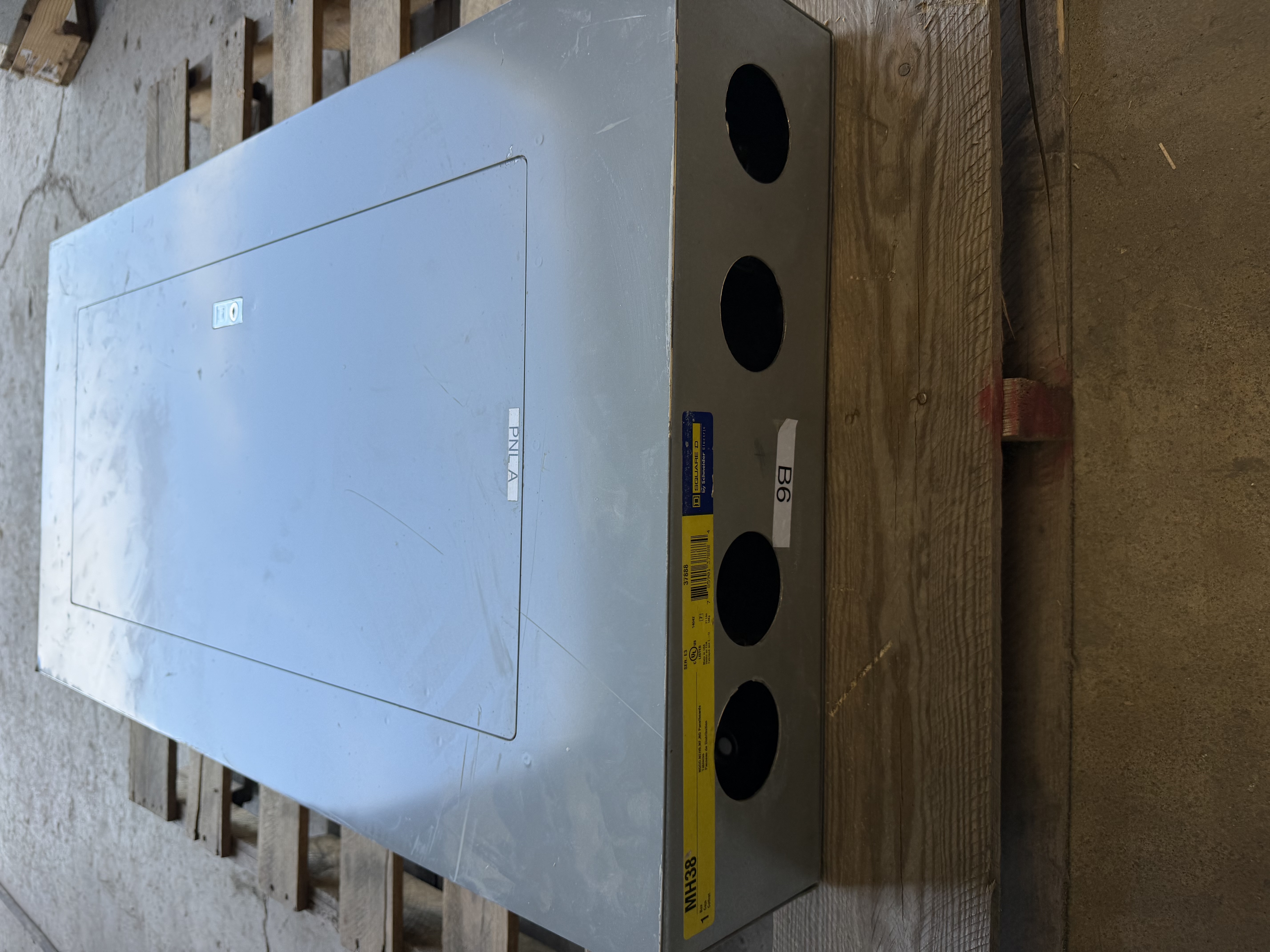 Square D, NQ442L2C, NQ Panelboard, 208Y/120 Volts, 3PH, 4-wire
