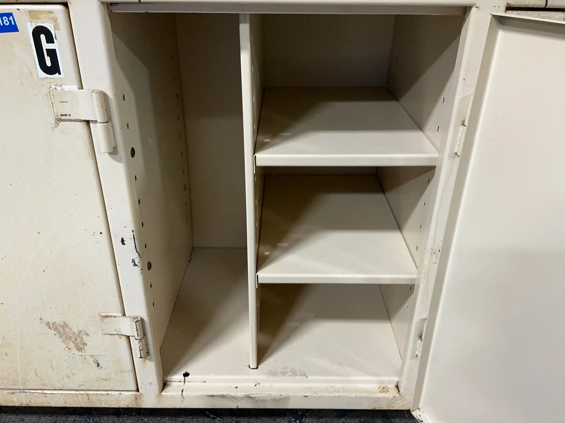 10 Door Strong Hold, lockers, 124" x 28" x 78" (2 available)