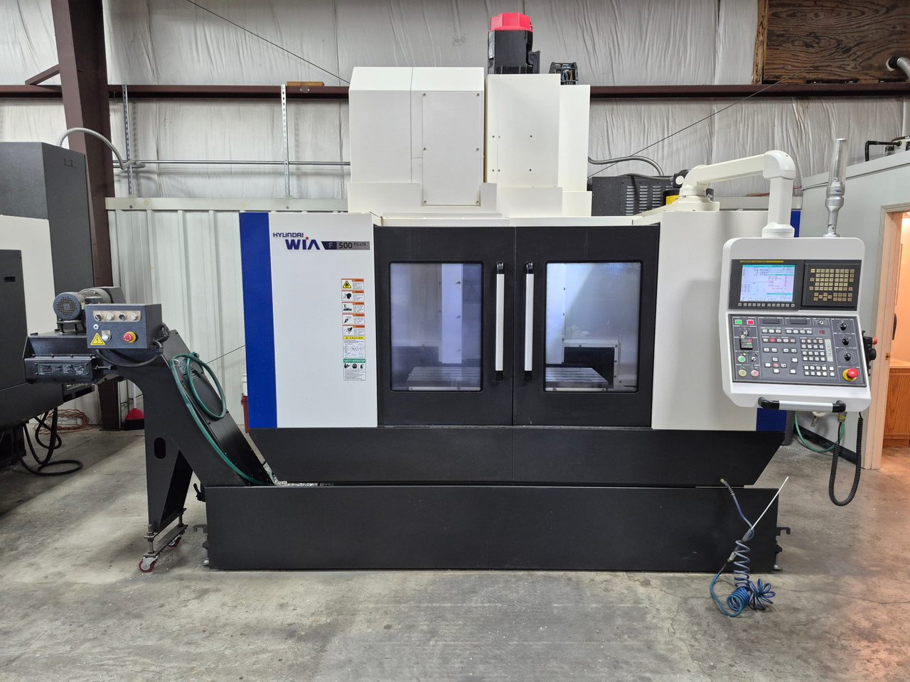 Hyundai WIA #F500-PLUS, CNC vertical machining center, Fanuc i control, 31.5" X, 18.1" Y, 20.5" Z, 47.2" x