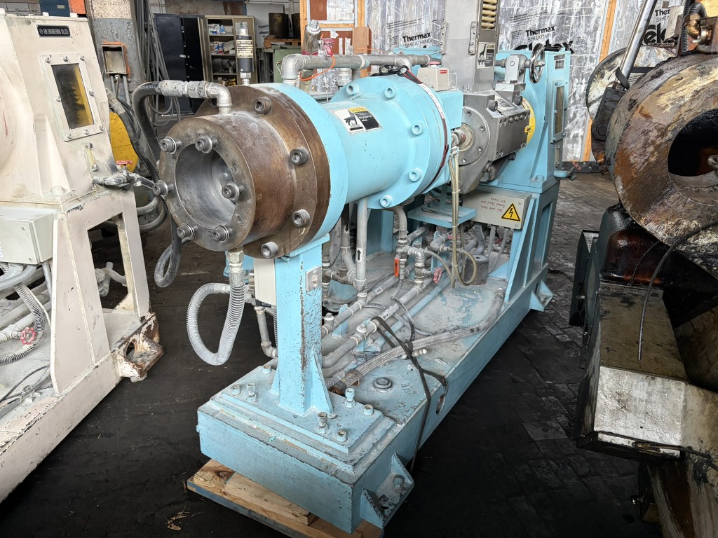 5.9" Electric Machinery Engineering #EMR-150D8, Hot Feed Rubber Extruder, 8:1 L/D, power feed roll