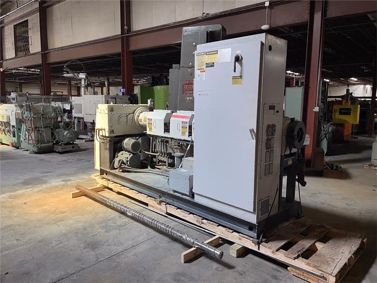 3.5" Cincinnati Milacron #APEX-3.5, side feed extruder, 30:1 L/D, 75 HP, 1999
