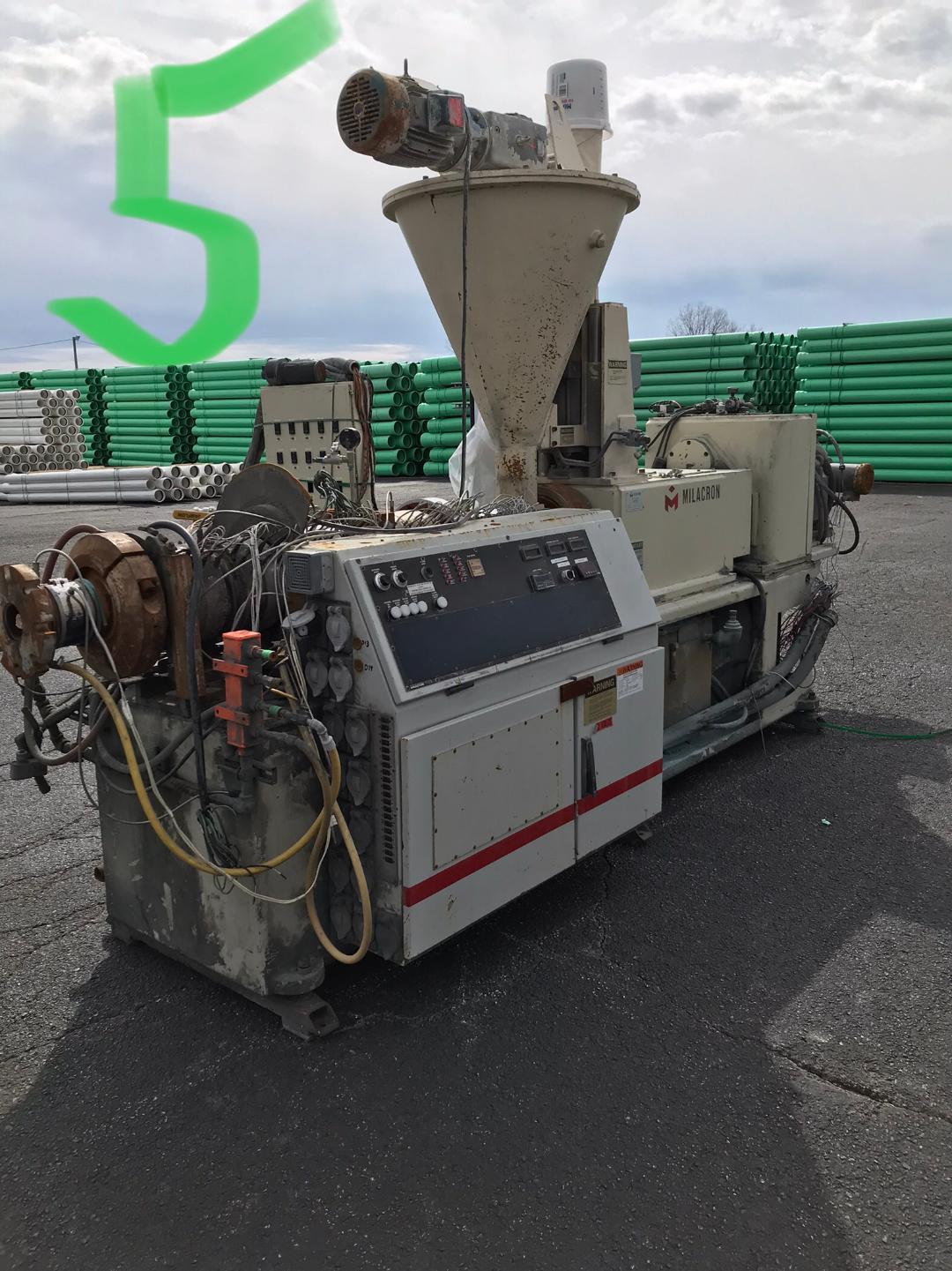 Cincinnati Milacron #TC-86, CM-80 & CM-111, twin screw extruders, AC motors, vacuum pump & oil unit, LOT of 13