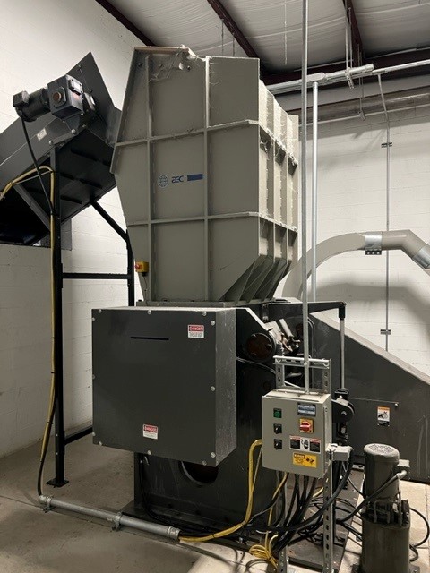 20" x 39" AEC #C1000/GPH2039, plastic granulator, 150 HP, 5 knife chevron rotor, infeed conveyor w/ metal
