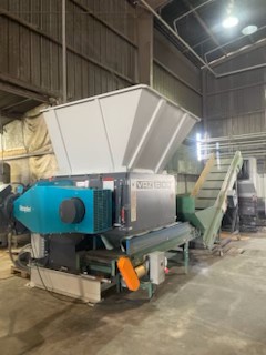 Vecoplan #VAZ1300, single shaft shredder, 90 knives, 100 HP, w/ Rapid #500 granulator, conveyors, bag fill