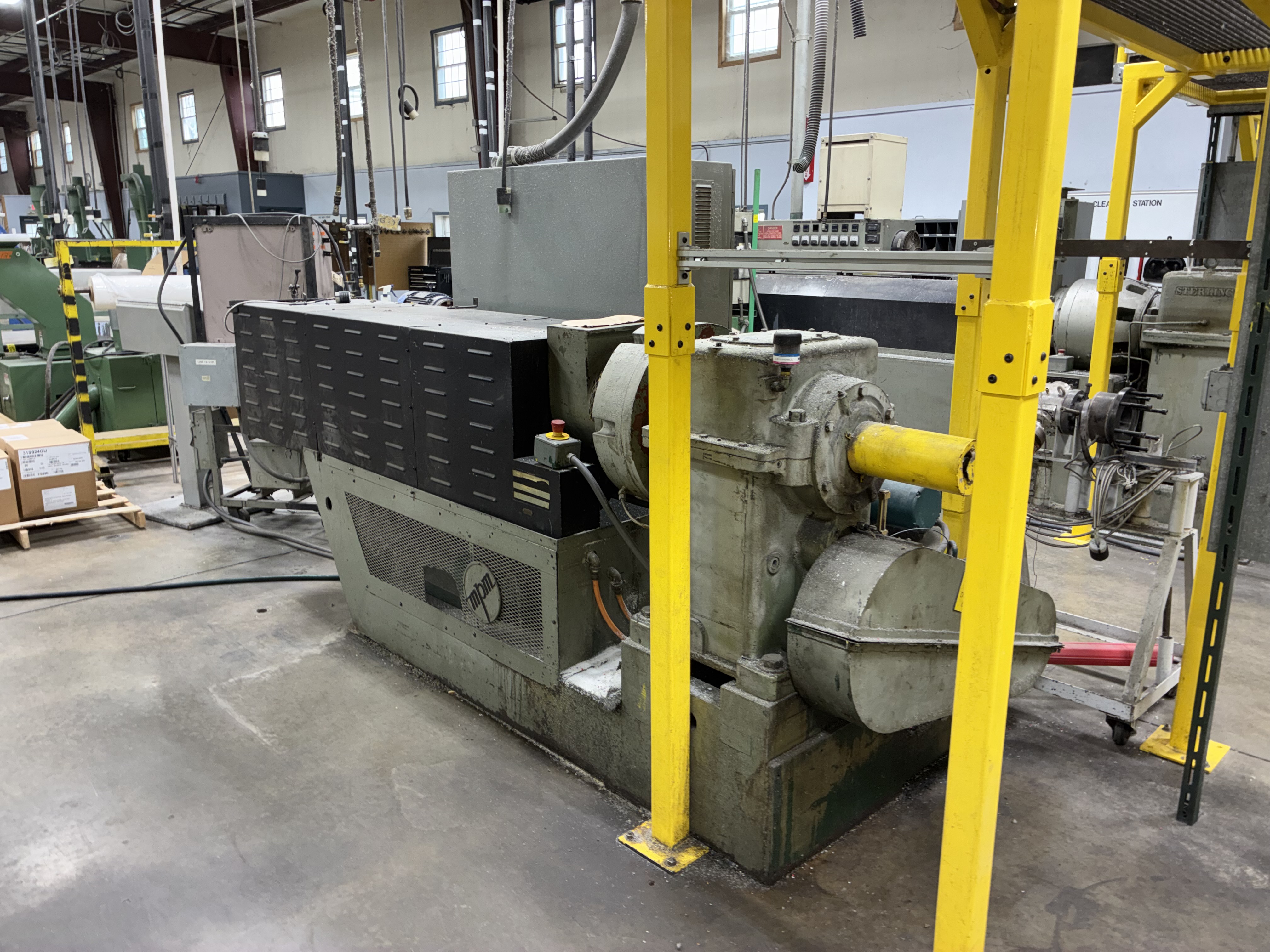 3.5" Sterling, extruder, 24:1 L/D, 100 HP, electrically heated, air cooled