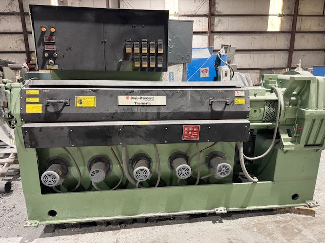 3.5" Davis Standard, single screw extruder, 24:1 L/D, 75 HP AC, non-vented, air cooled, PVC screw, 5 barrel &
