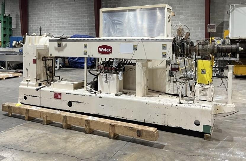 3.5" Welex, single screw extruder, 30:1 L/D, water cooled, 430 HP capacity, Yaskawa A1000 drive, screen
