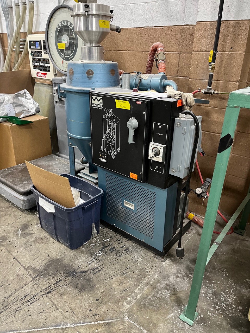 AEC Whitlock #SB-100, material dryer & hopper, 100 CFM, 2.5 HP blower, receiver, 460 V.