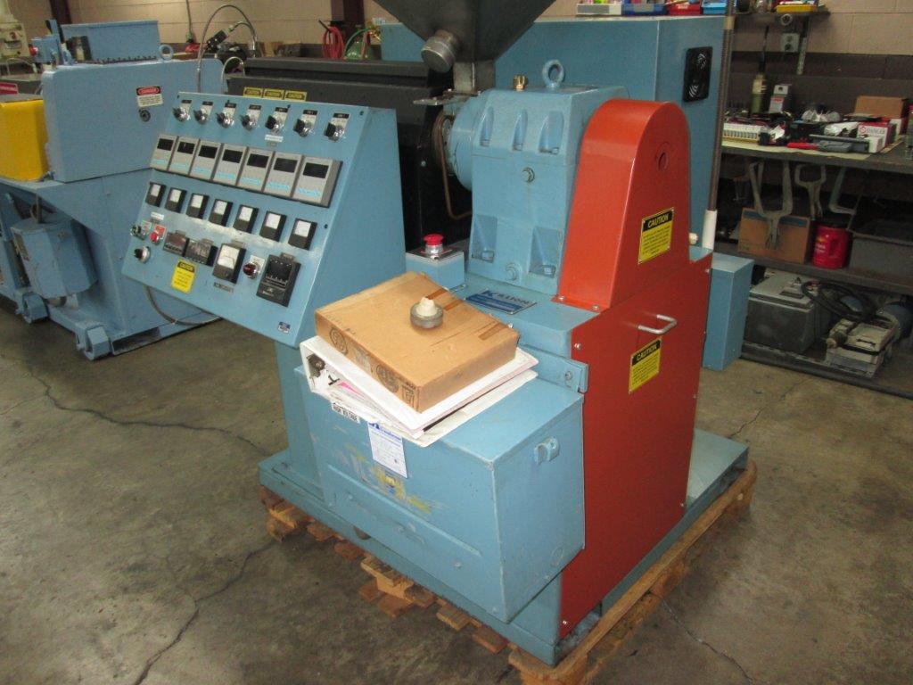 1.5" Killion, lab extruder, air cooled, 15 HP DC, 11.2:1 gearbox, 100 RPM, 3,000 hours, Reconditioned