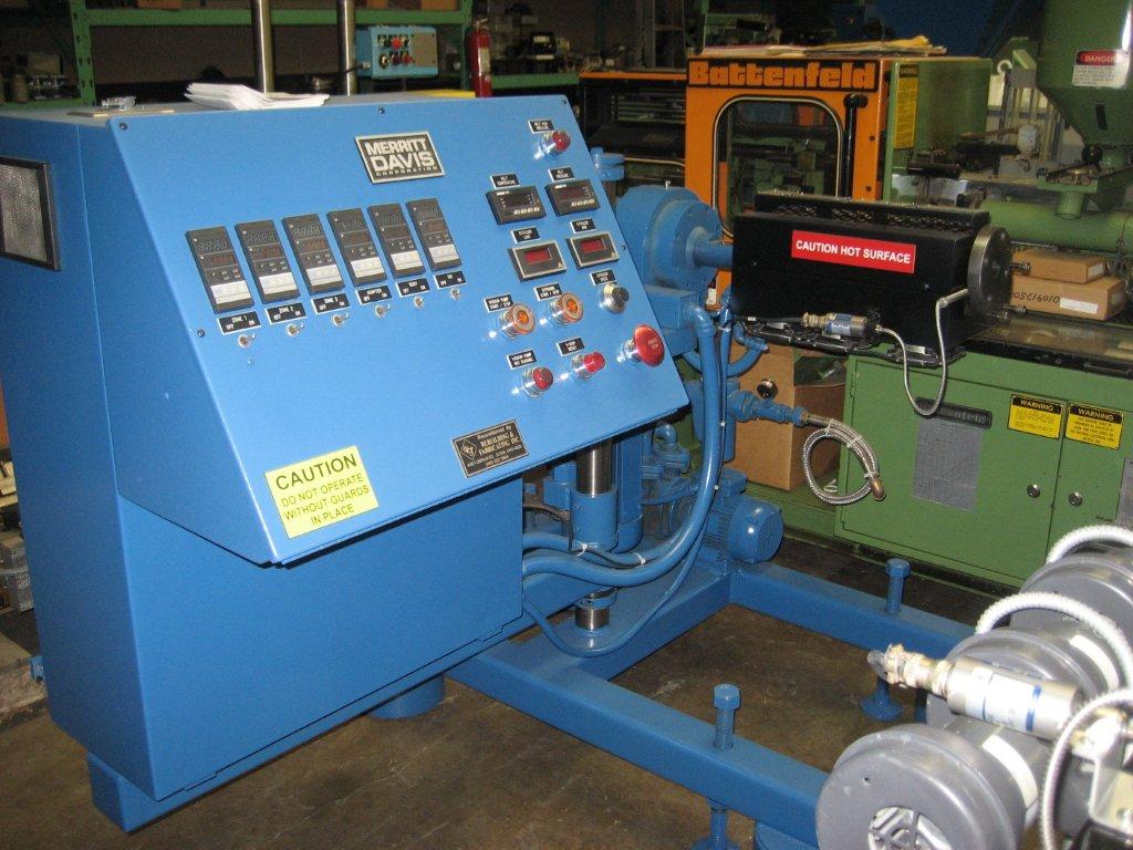 1" Merritt Davis, post extruder, 24:1 L/D, air cooled, vented w/ plug, 3 HP DC, vacuum pump, Reconditioned