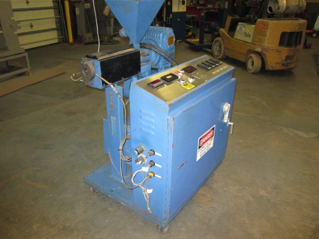3/4" Akron #Pack-.075, extruder, 24:1 L/D, air cooled, 1 HP DC, 230 V., 1996, Reconditioned