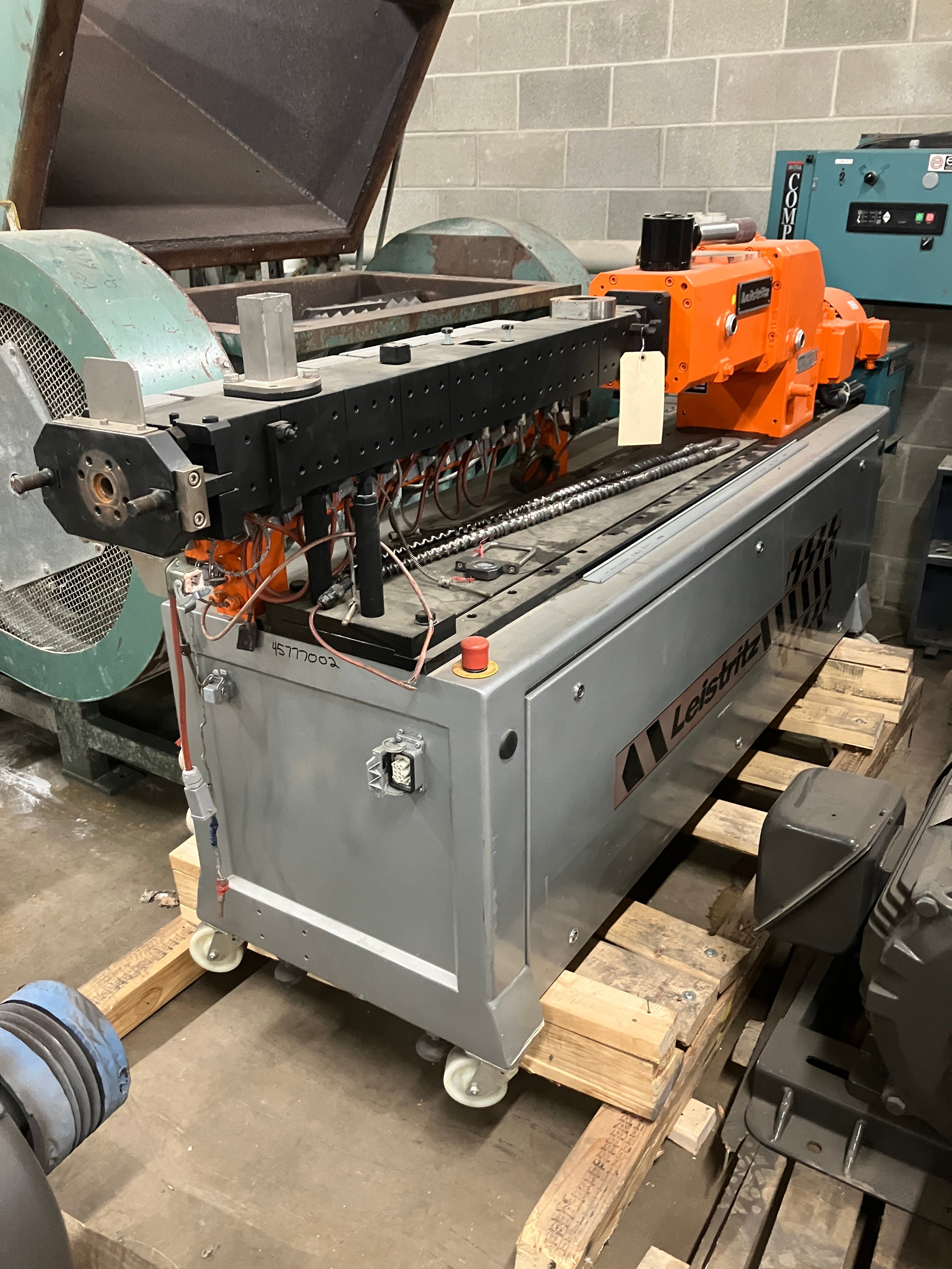 1.1" Leistritz, twin screw extruder, 27mm, 36:1 L/D, co-rotating, 15.75 HP, 500 RPM, 2006