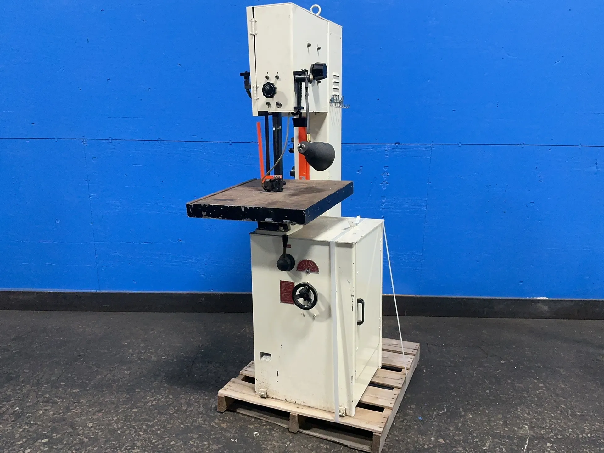 16" x 12" Jet #VBS16, vertical band saw, 22" x 23.5" table, 2.4 KVA welder, 2 HP, 230/460 V.