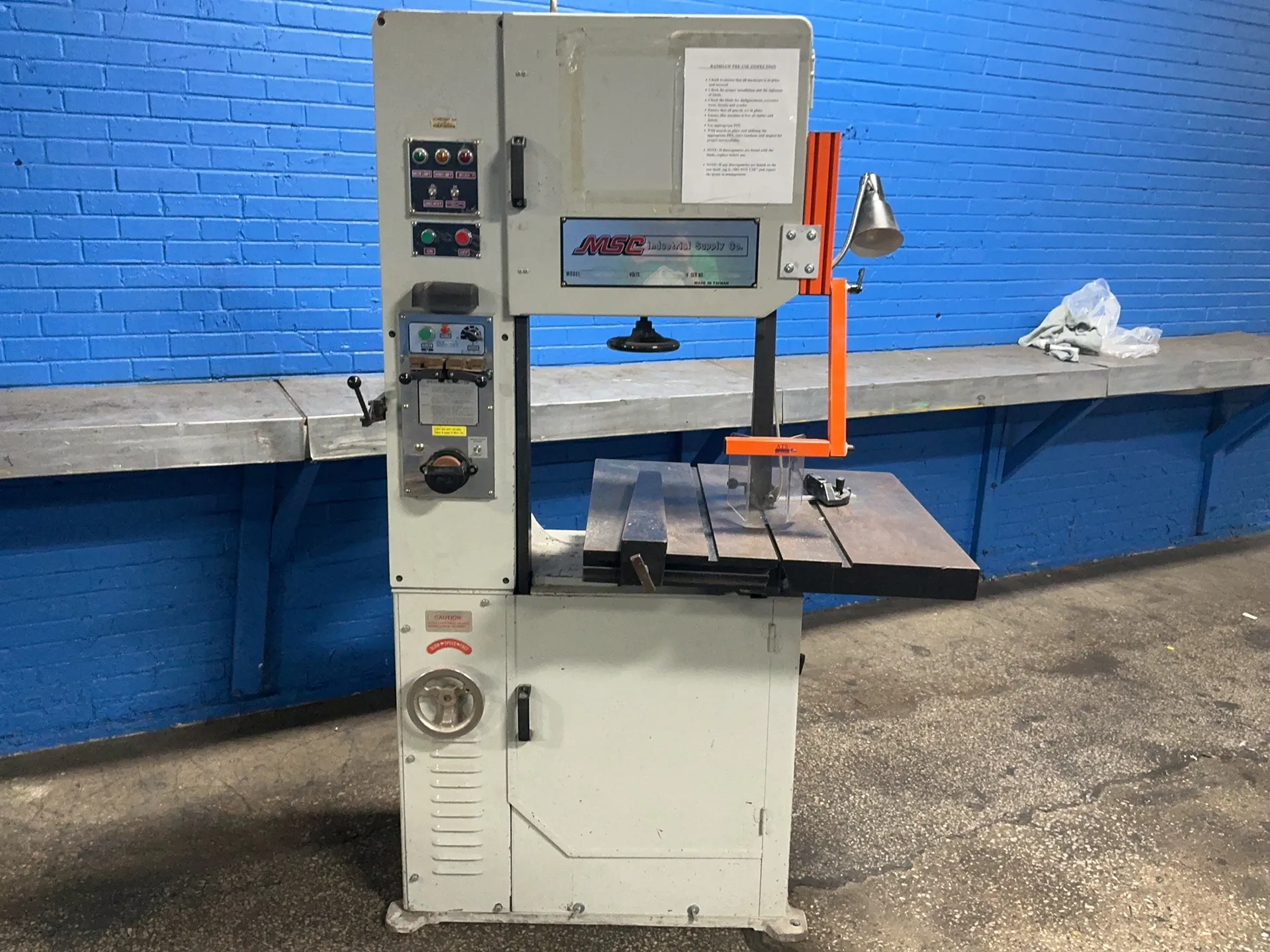 20" MSC #09514647, vertical band saw, 27" x 29" table, 220 V.