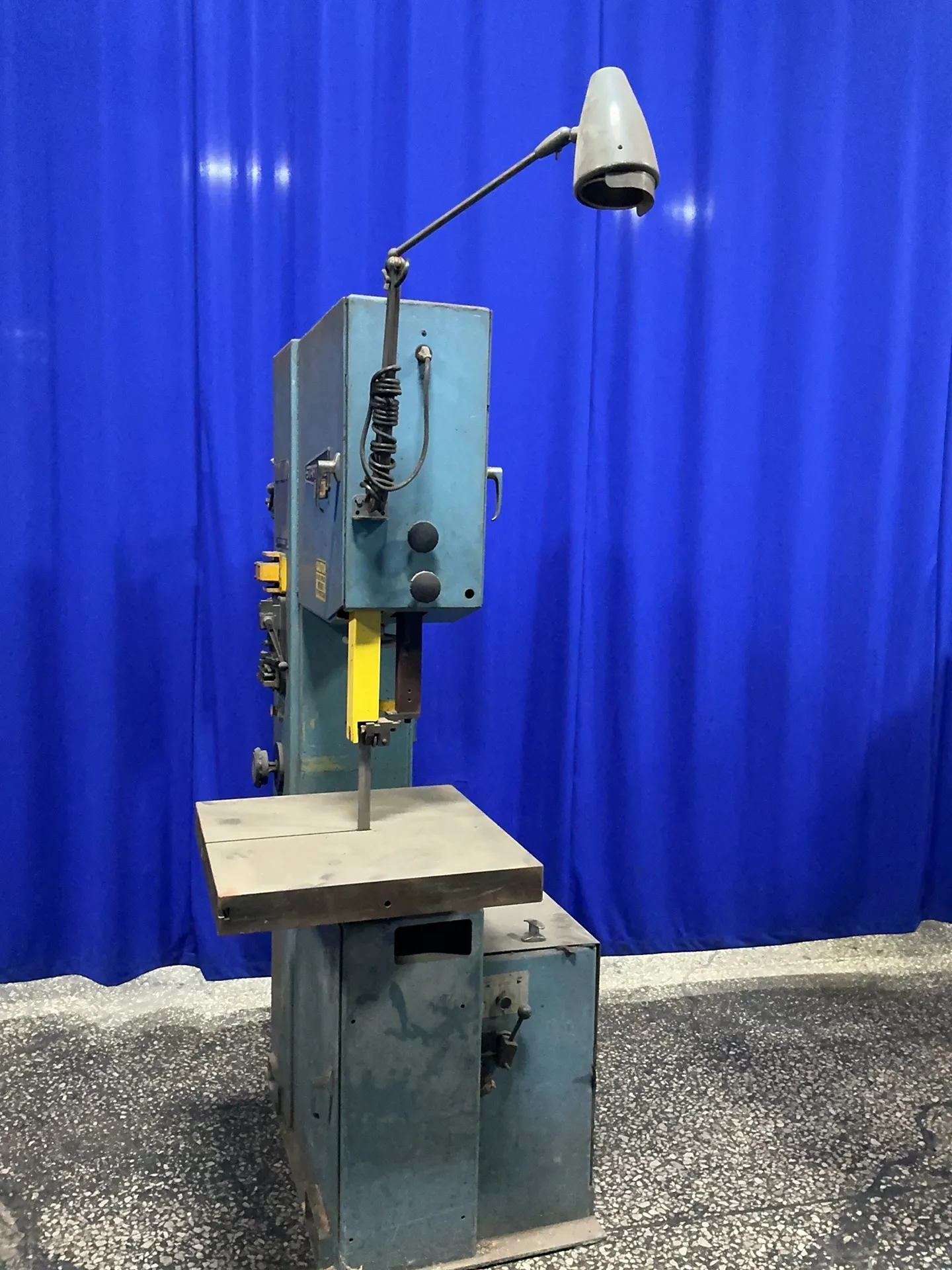 20" Startrite #V500F, vertical band saw, 24" x 24" table, 15 A, 220 V.