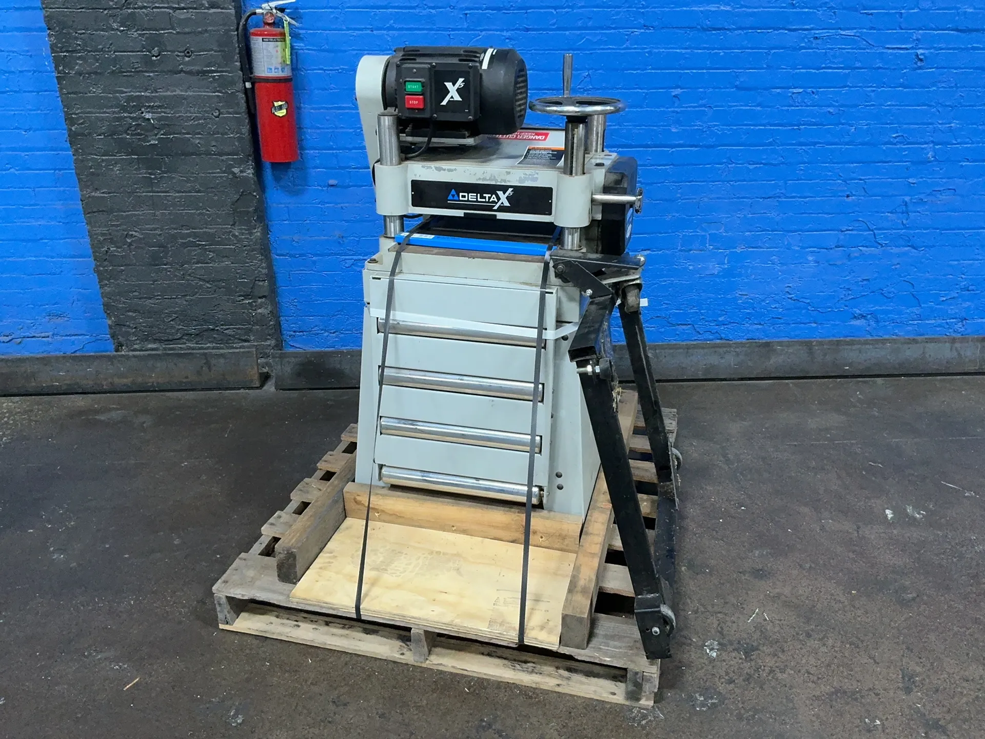 12" Delta #50-785, planer, 21" x 17" infeed & outfeed tables, 3 HP, 3450 RPM, 15 A, 230 V.