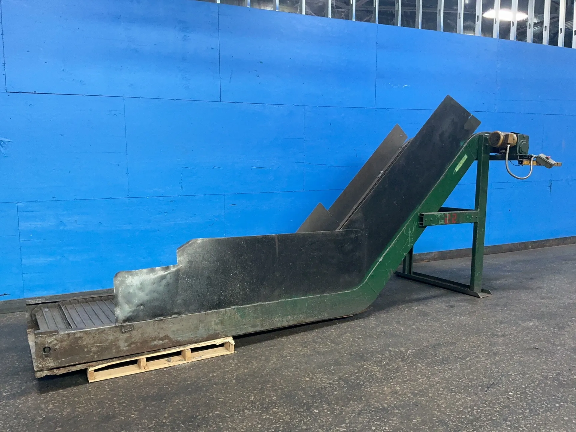 36" McLaughlin Ward, chip conveyor, 112" flat length, 70" rise, 230" overall length, 41" flat width, 10" flat