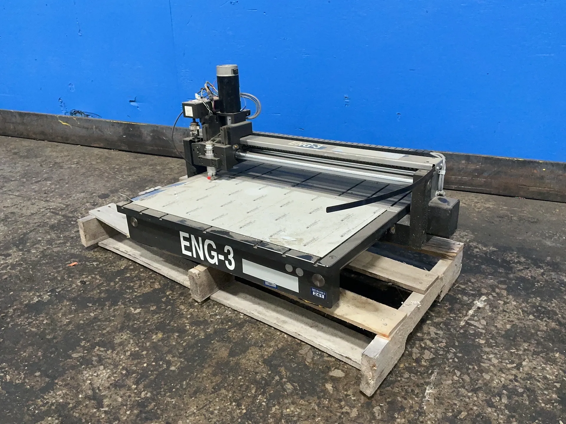 Quality One Engravers #QUEST-1224, engraver, 20" x 26", 10 A, 110 V.