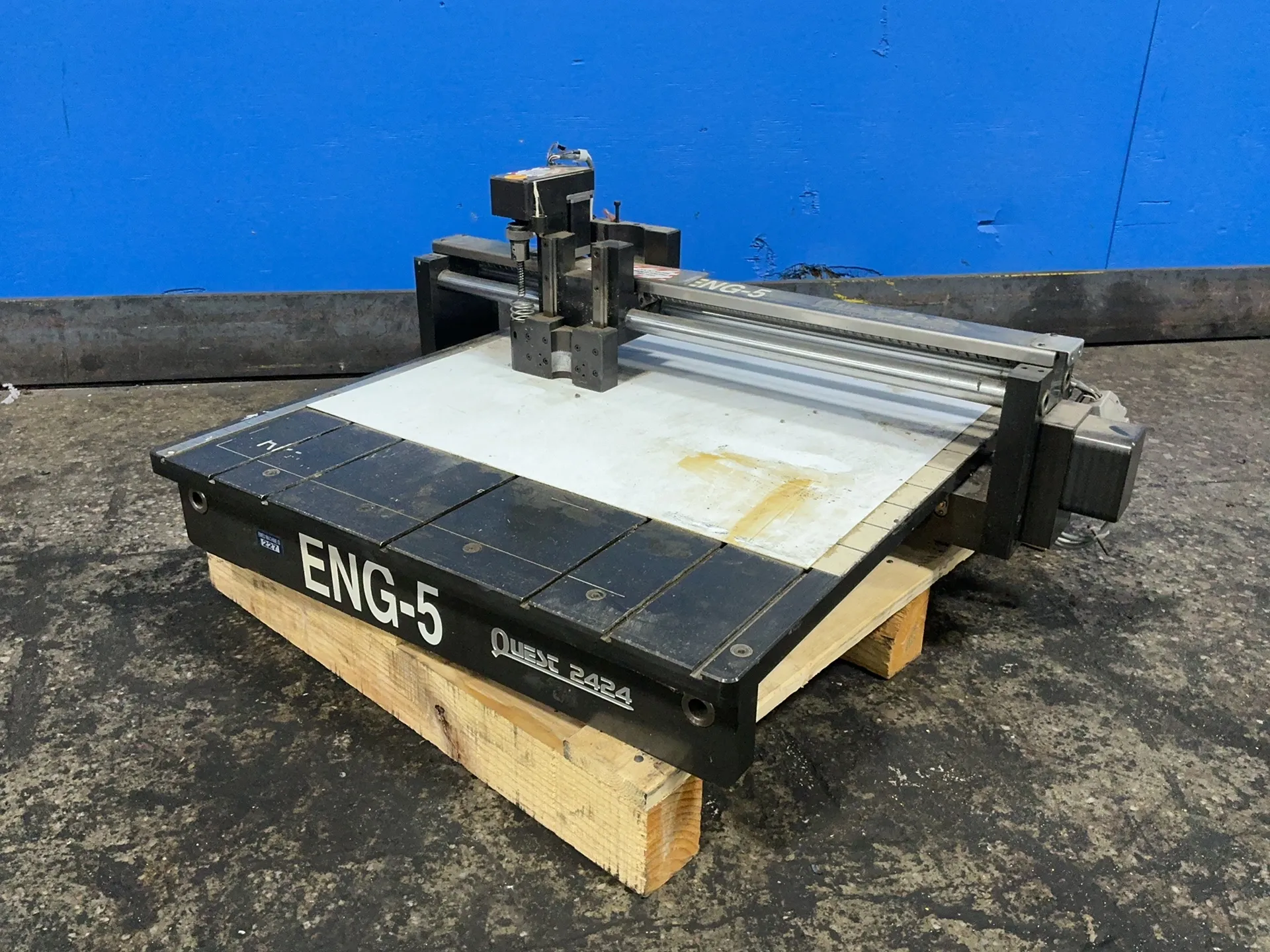 Quality One Engravers #QUEST-2424, engraver, 26" x 33", 10 A, 110 V.