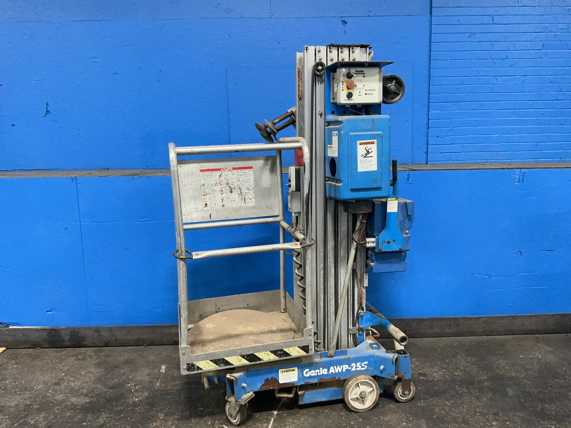 350 lb. Genie #AWP-25S, One Man Basket Lift, 12 V., 1996
