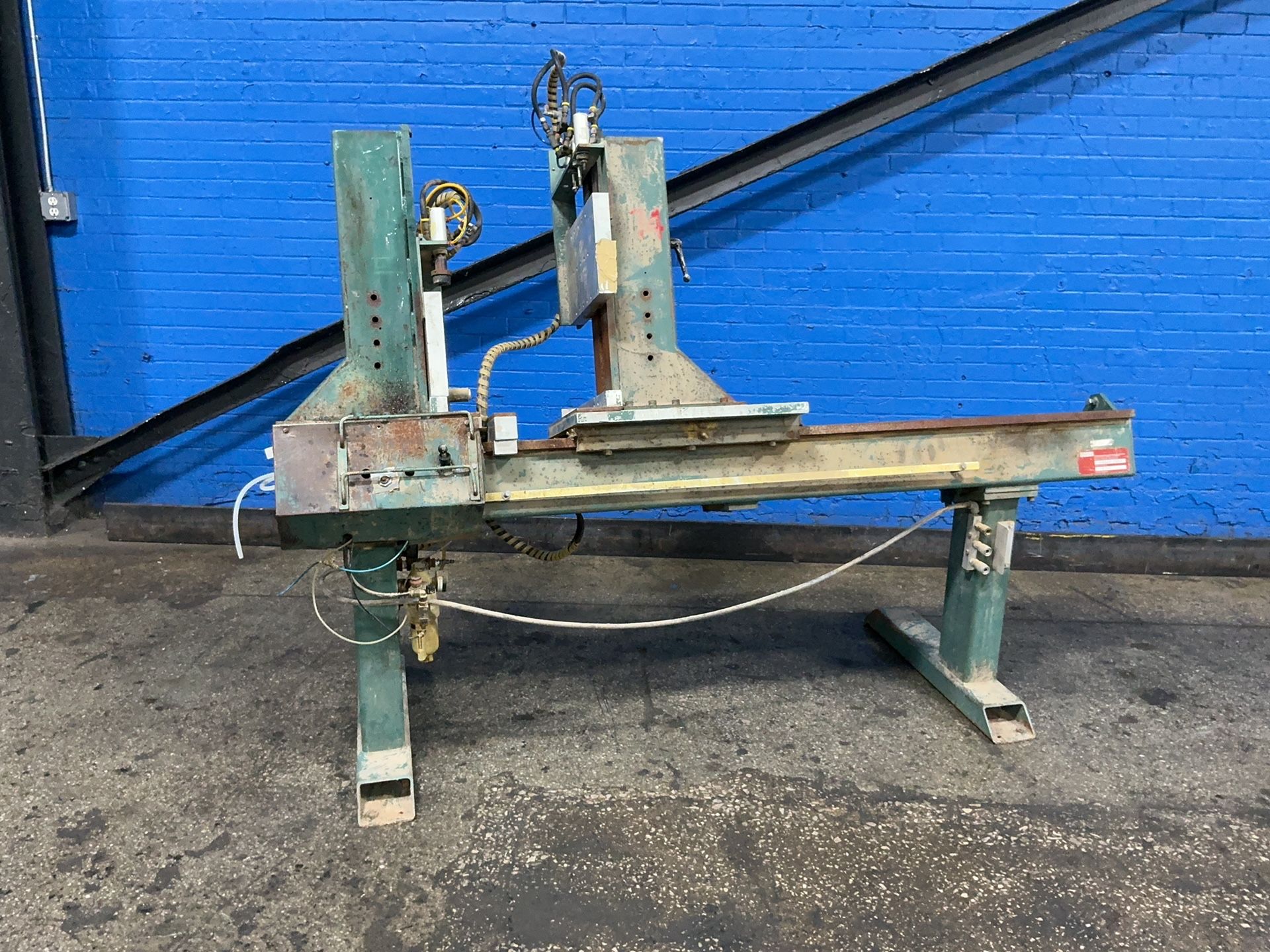 Dodds #036, air powered clamp, 12" x 52" x 20" capacity