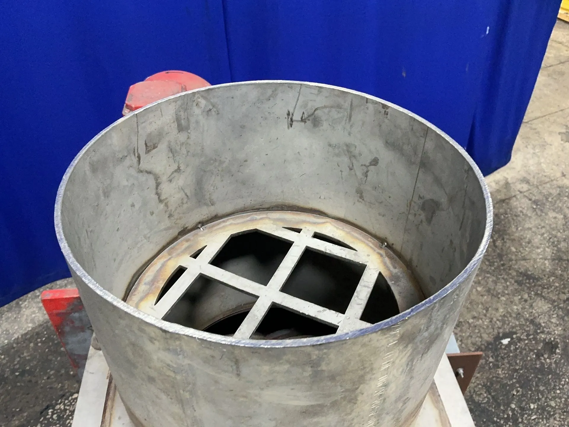 Grinder / crusher, 10.5" diameter, 6.3 KW, 1445/1730 RPM, 400/460/690 V.
