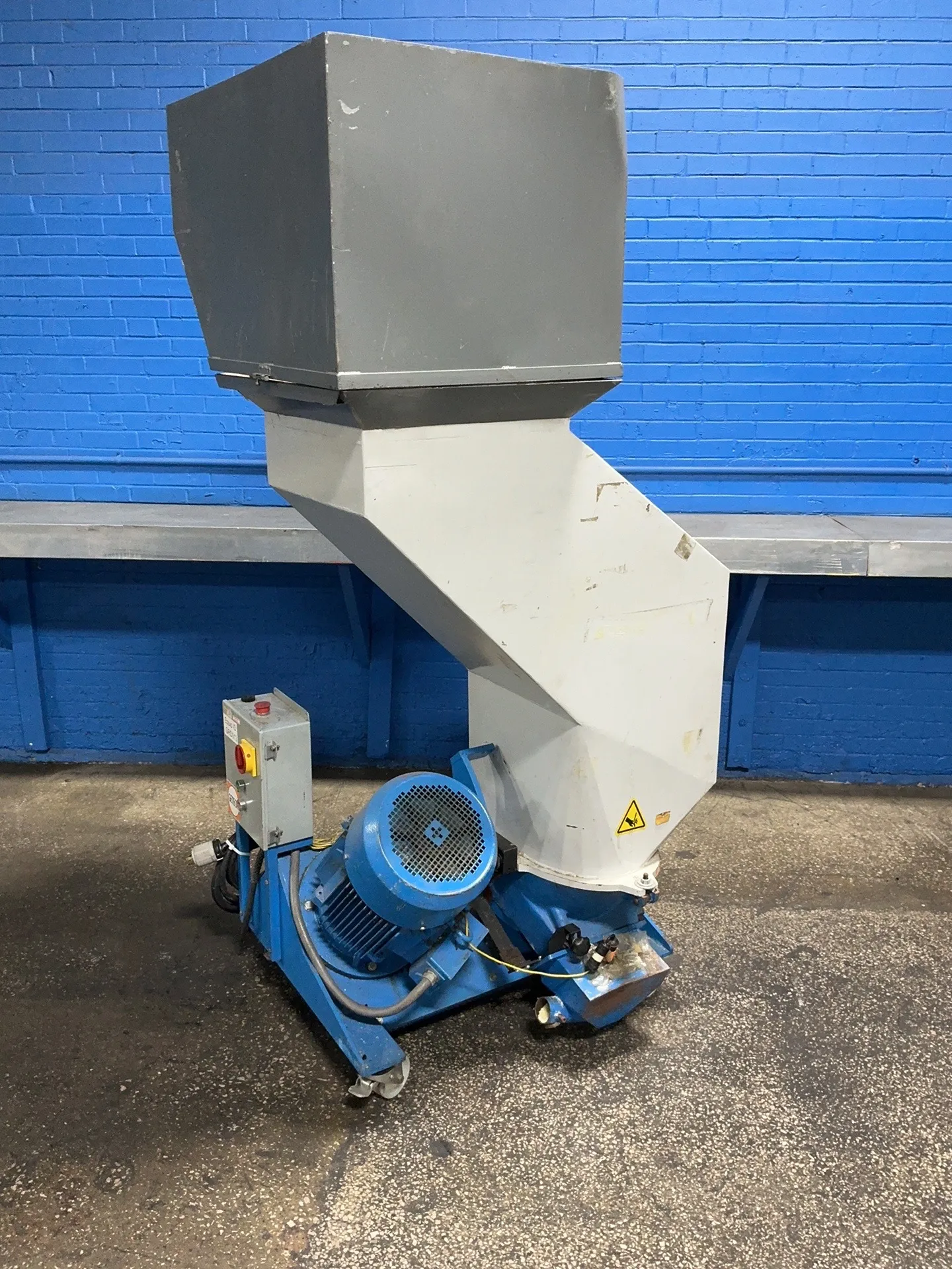 Getecha #GRS-300, granulator, 7.5 HP, 5.5/6.8 KW, 864/720 RPM, 220-280/380-480 V. (2 available)