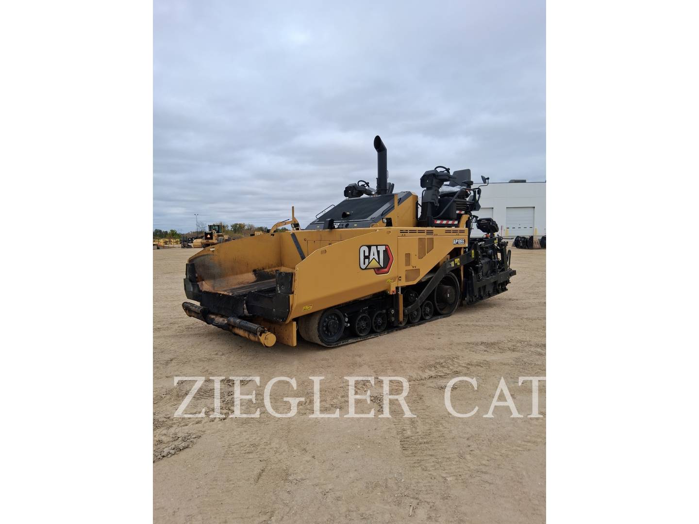 Caterpillar AP1055-08, Asphalt Paver, 825 hours, S/N: P2600100, 2026