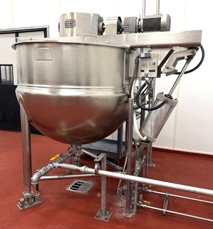 300 gallon Lee Industries #300D9MT, jacketed double motion mix kettle, cylinder assist tilt-out agitation, 90