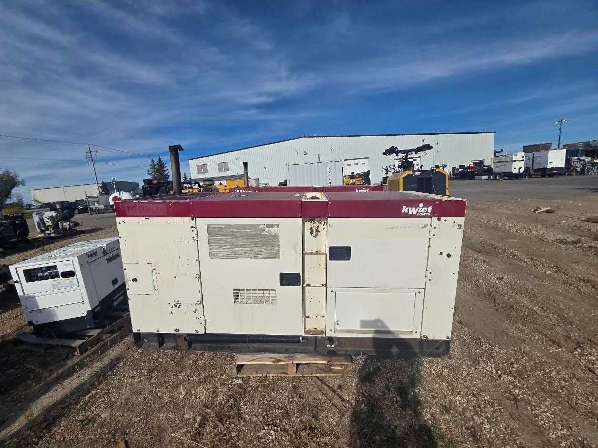 80 KW Shindaiwa #DGK100B, diesel generator set, 100 KVA, 240/480 Volts, 3-phase, 150 HP, Isuzu EE-6BG1T engine