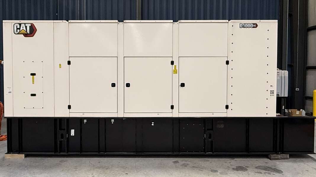 1000 KW Caterpillar #D1000GC, diesel generator set, 277/480 Volts, 3-phase, 1502 HP, C32 engine, EPA Tier 2