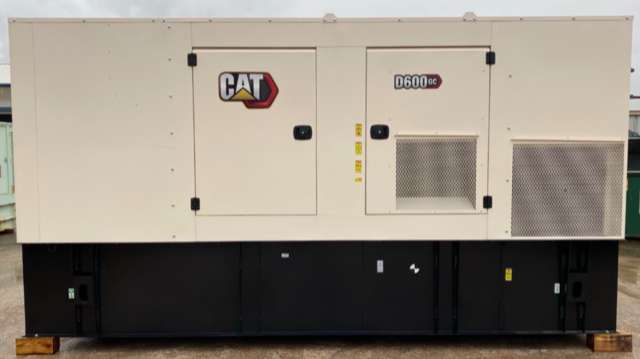 600 KW Caterpillar #D600GC, diesel generator set, 277/480 Volts, 3-phase, 900 HP, C18 engine, EPA Tier 2