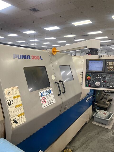 Daewoo Doosan #Puma-300LC, CNC Lathe, 23.2" swing, 50.4" machining length, 17.8" turning diameter, 12" chuck