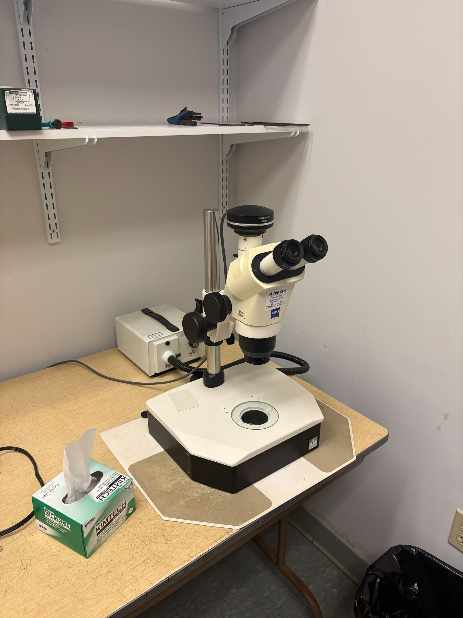Zeiss Stemi #2000-C, trinocular stereo zoom microscope, 0.65x-5.0x zoom, Olympus camera attachment, Schott