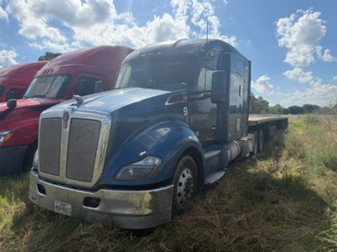 Kenworth #T680, Class 8 sleeper semi tractor, diesel, 1,108,202 miles, 2017