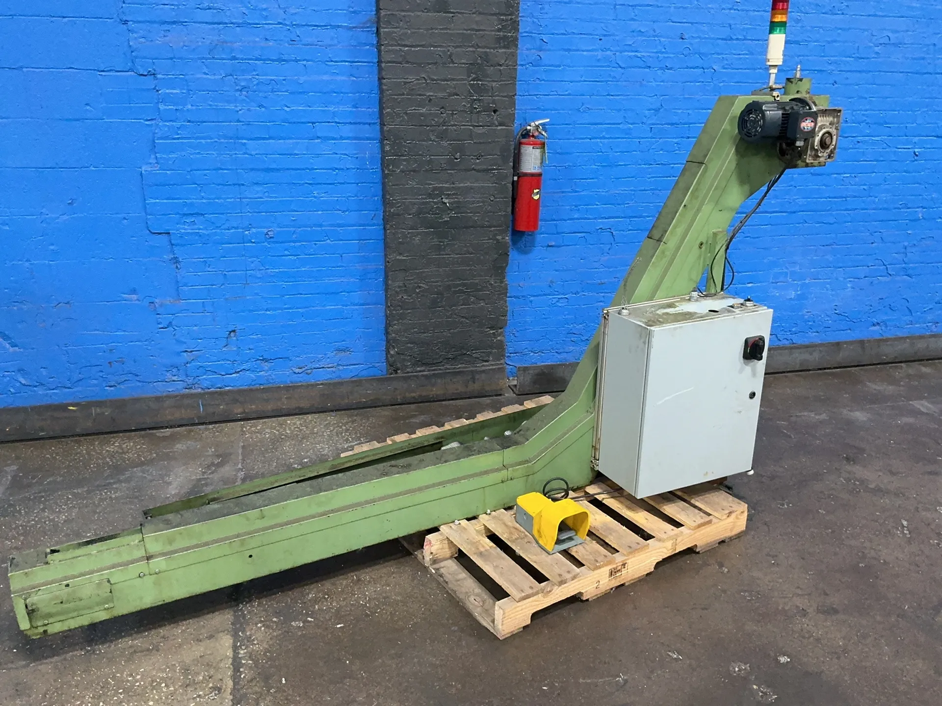 4" wide x 105" long, #BETASIL-80, chip conveyor, 62" flat length, 55" chute height, 6" flat height, 1" cleat