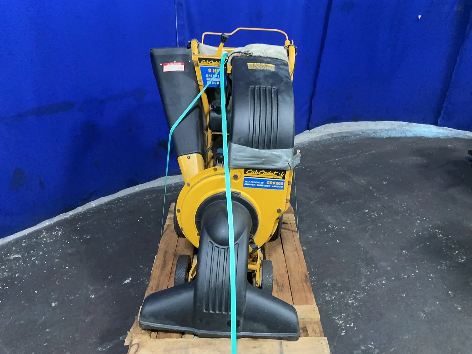 Cub Cadet #CSV260, chipper shredder vacuum, 25", 9 HP, self-propelled