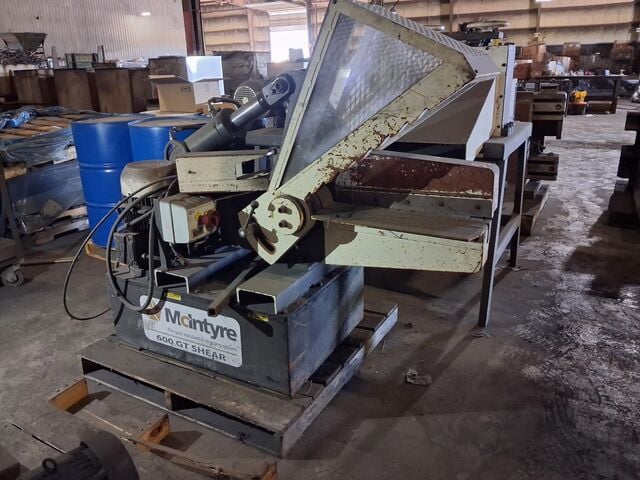 24" JMC McIntyre #600GV, Hydraulic Alligator Shear, 120 metric ton shear force, 3,500 psi, 11.9" jaw opening