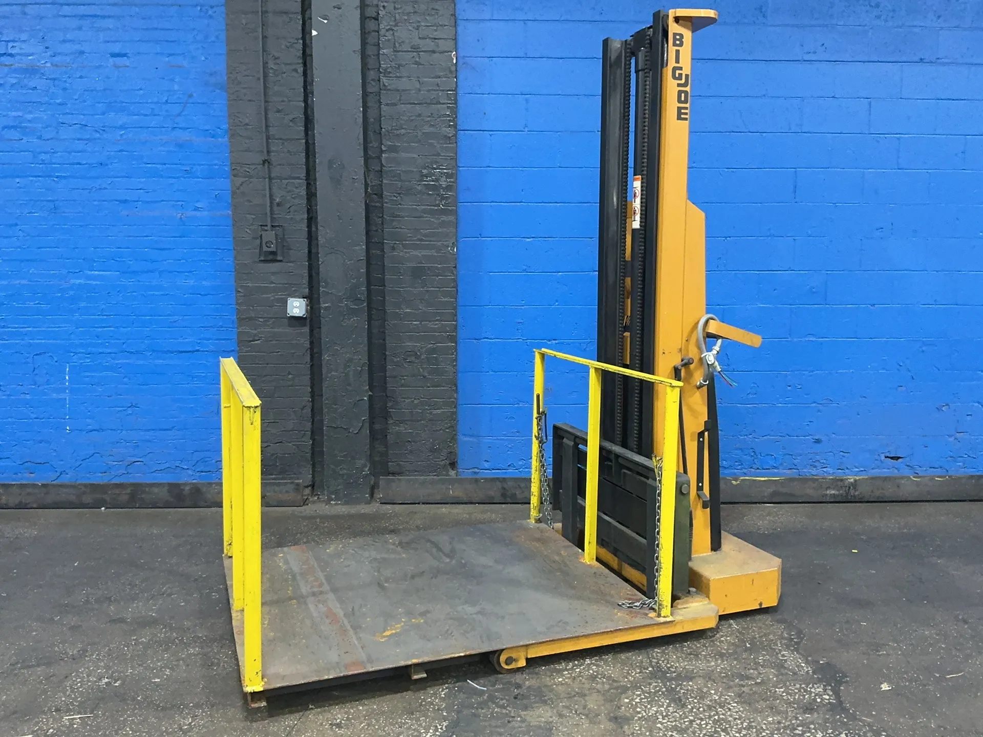 2000 lb. Big Joe #2024-T12, equipment lift, 48" x 60" platform, 93" mast height, 1.5 HP, 3450 RPM