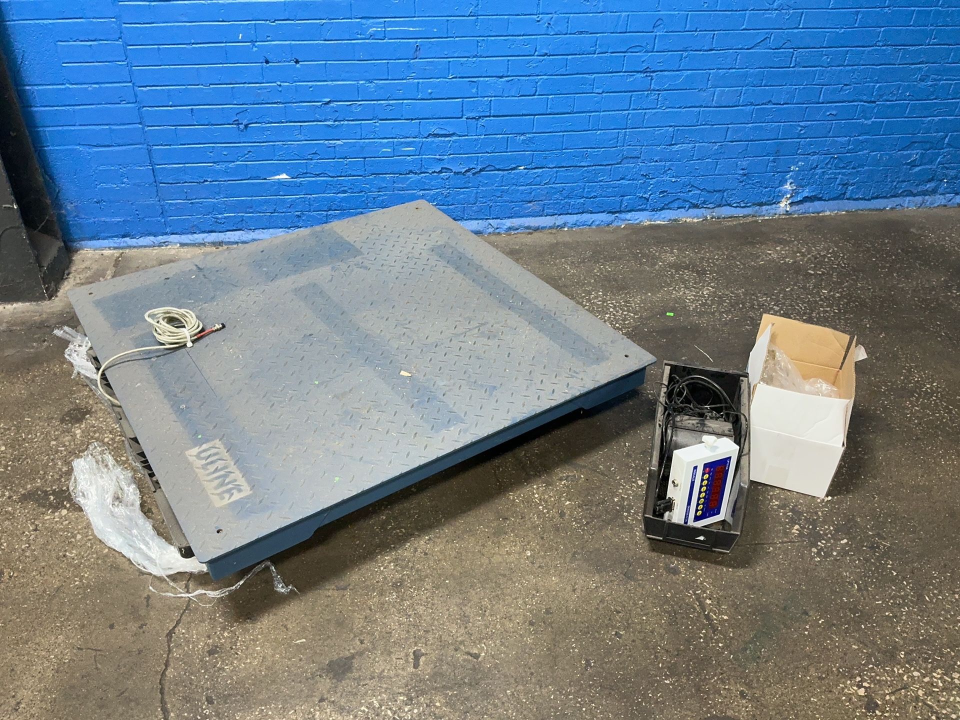 5000 lb. Indiana Scale Co #IN7620, scale, printer/digital display, labels, 24 V.