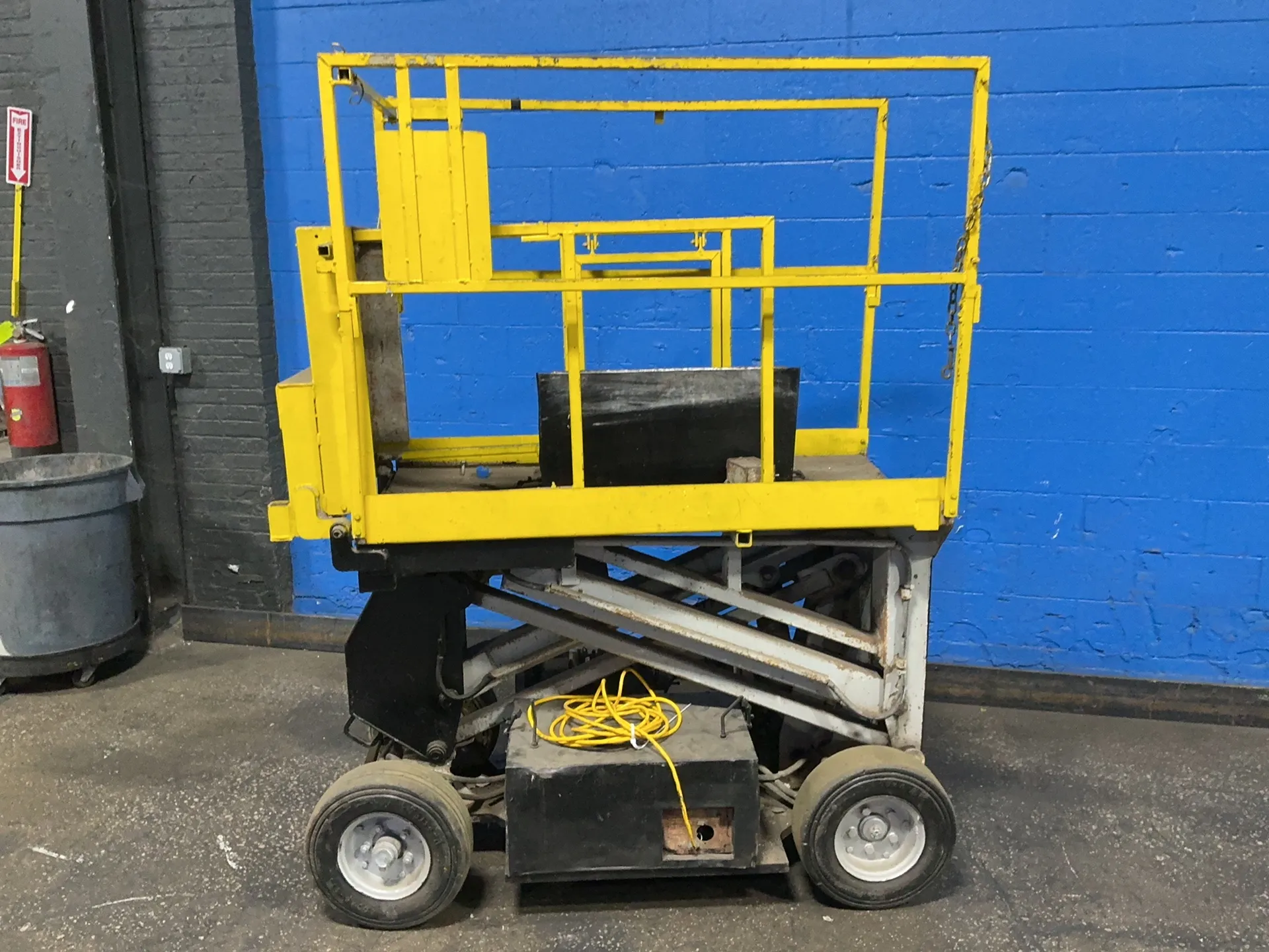 500 lb. Brambles, scissor lift, 1 HP, AS IS