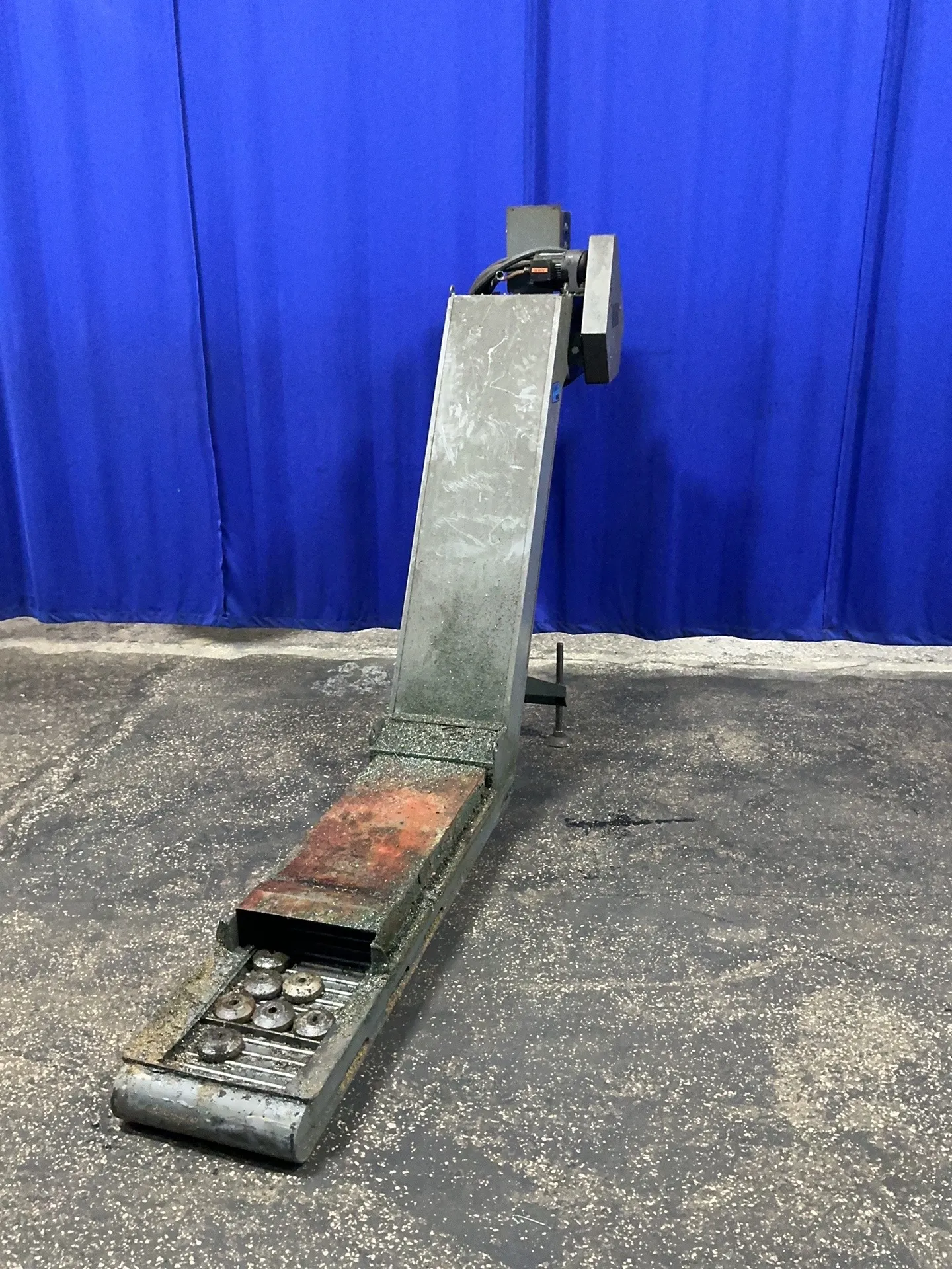 11" Hennig #KMM-1360-01-01, chip conveyor, 50" flat length, 52" chute height, 112" overall length, 1" cleats
