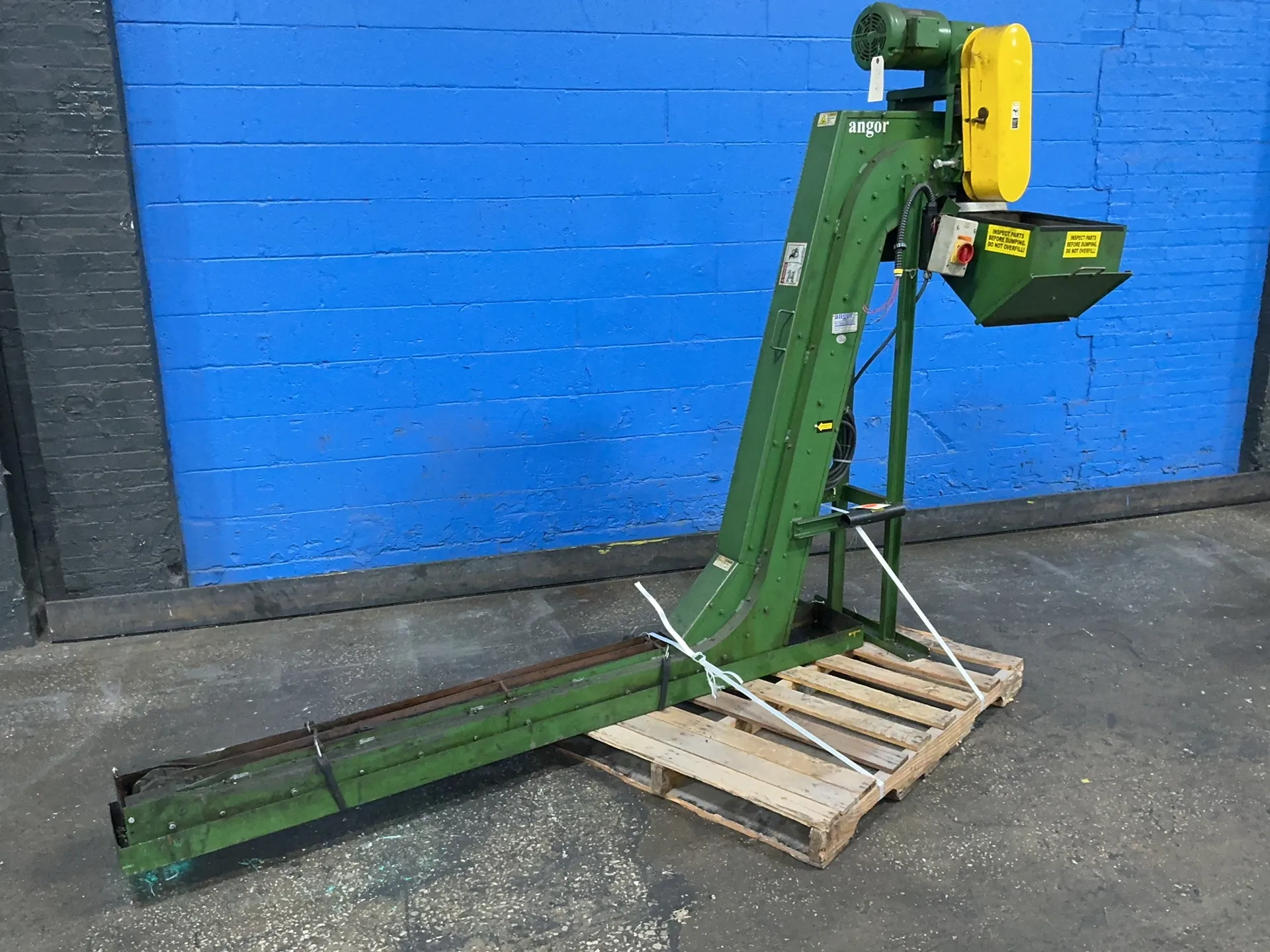 4" Angor #AMH-150-DL, chip conveyor, 62" flat length, 62" chute height, 110" overall length, 1" cleats, 3/4