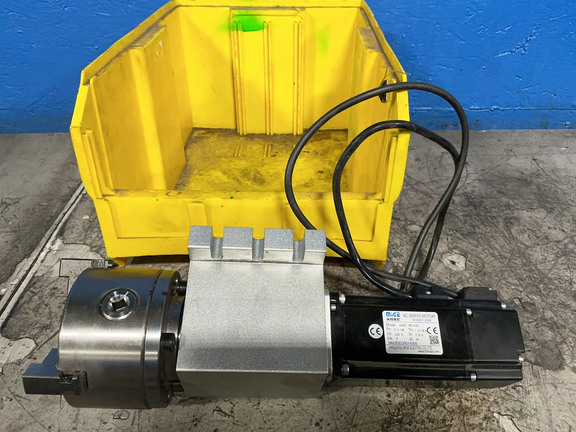 0.5 KW Hangzhou Mige Electric #60CST-M01330, AC Servo Motor w/ Sanou 4" 3-jaw chuck, 3500 RPM, 220 Volts