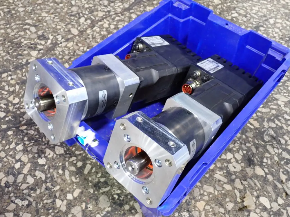 Schucker #80450.000033, Servo Motor, 3000 RPM, 4 Amps, 110 Volts