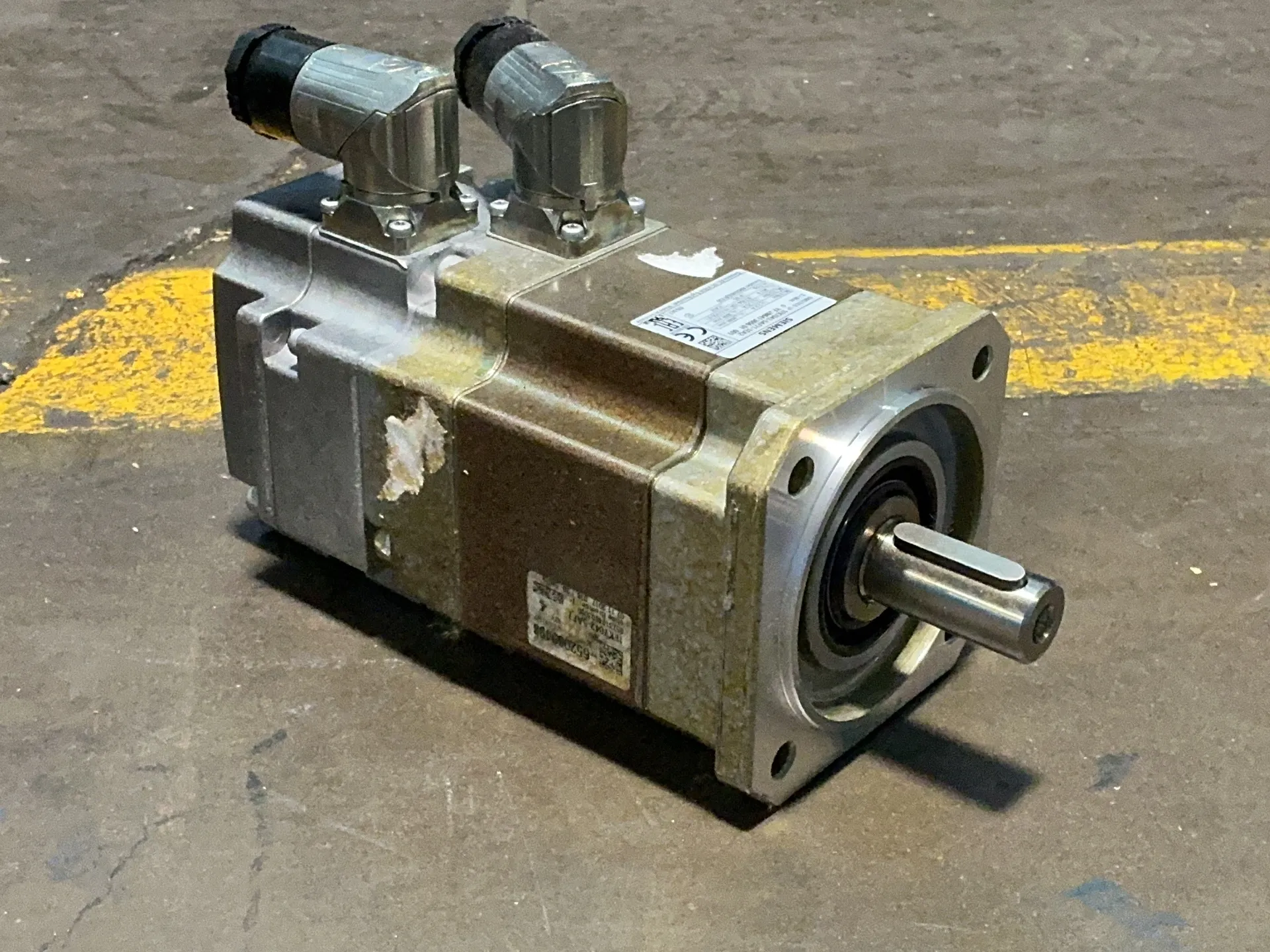 Siemens #1FK7042-5AF71-1EA2, AC Servo Motor, 9000 RPM, 2.2 Amps, 267 Volts