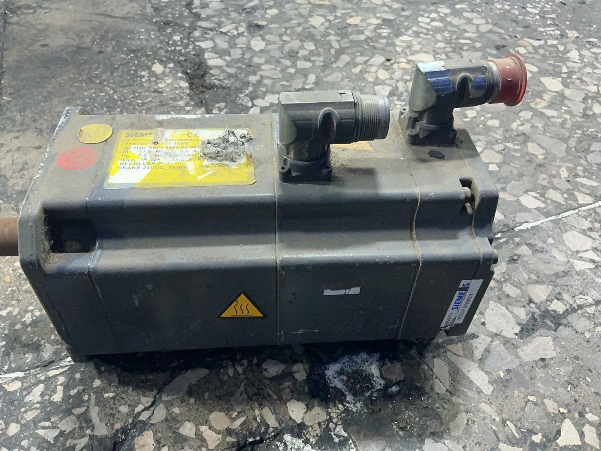 Siemens #1FK7063, Brushless Servo Motor, 11 Nm, 8 Amps, w/ 24 VDC brake