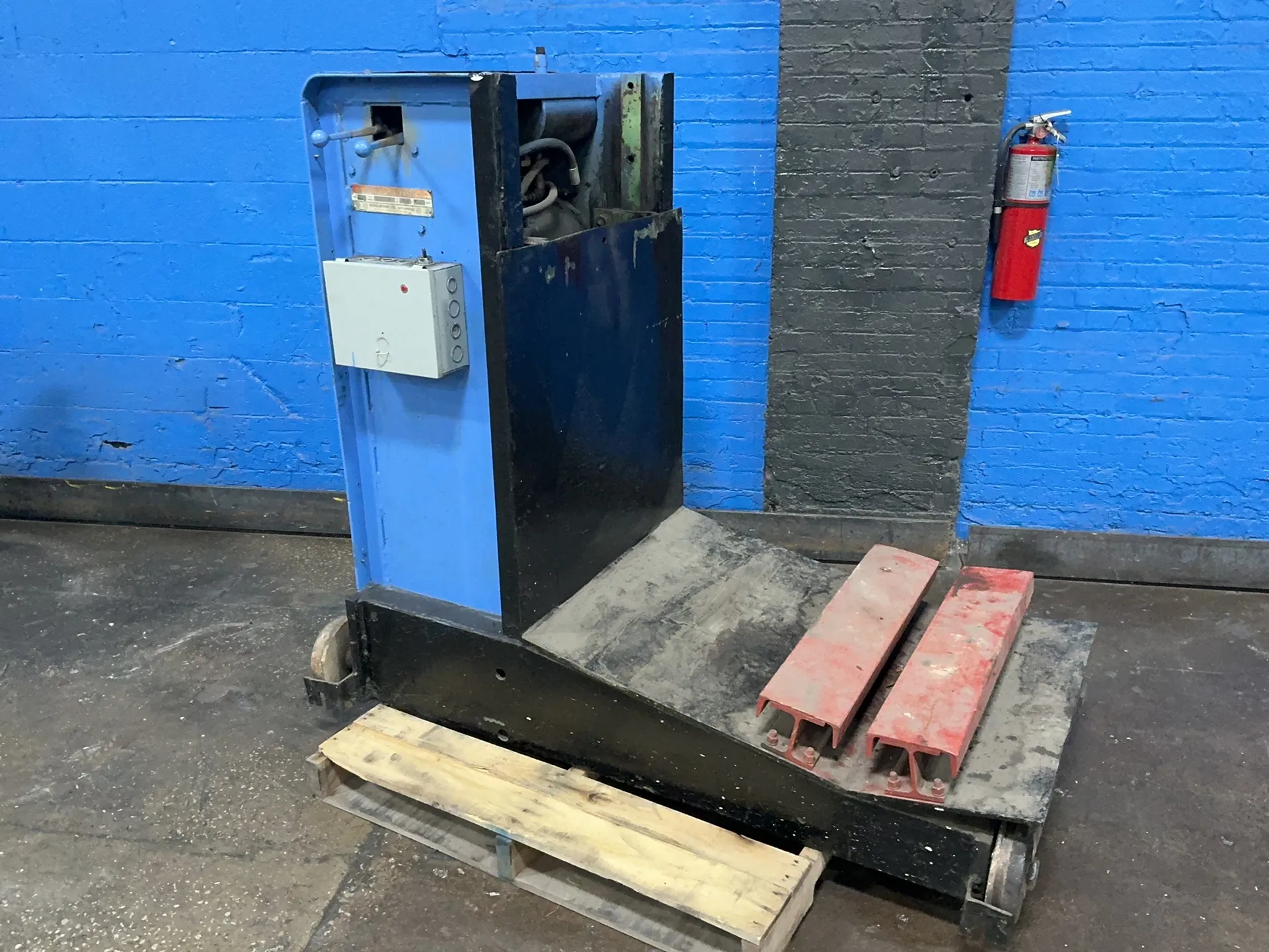10000 lb. Revolvator #1975, coil car, Hevi-Duty transformer