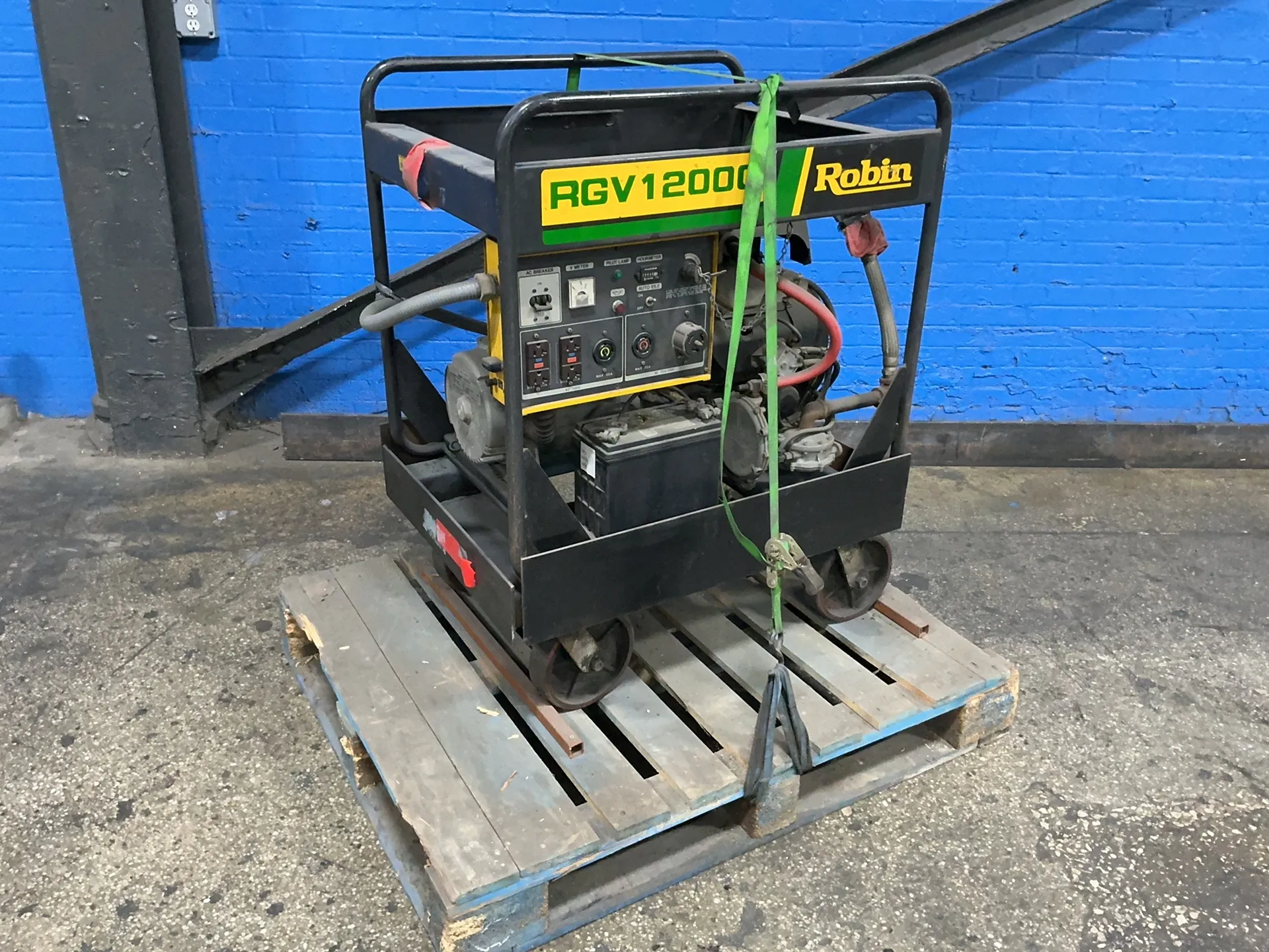 12 KW Robin #RGV12000, gas generator, Robin EH65 OHV engine, 12 Volts battery, 73.5 hours